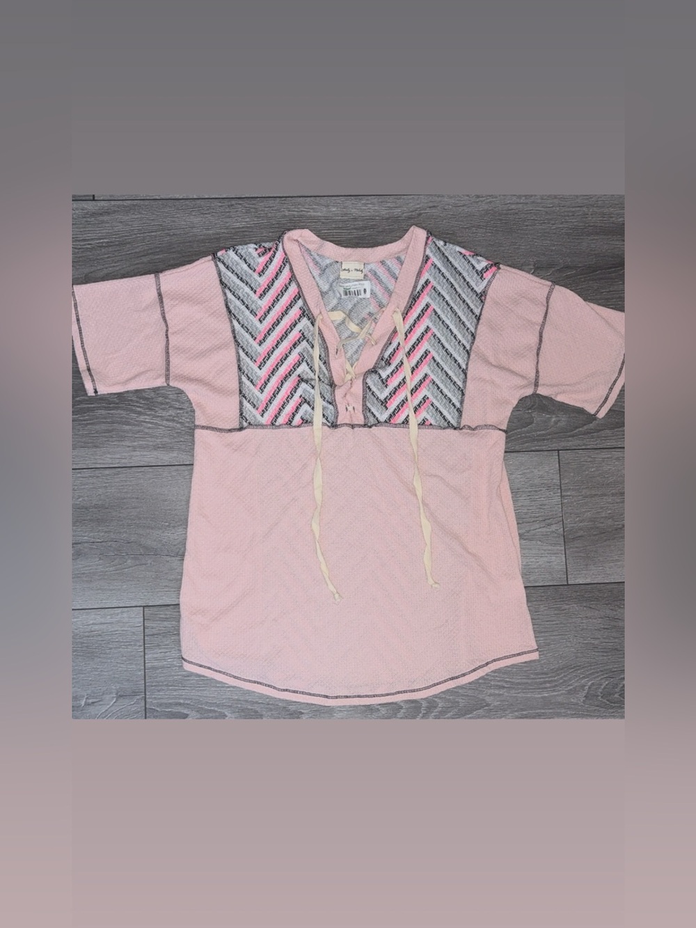 Lovely Melody Size M Pink/Gray Chevron Lace-Up V-Neck Short Sleeve Knit Top New!